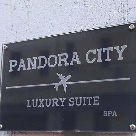 Pandora *